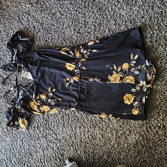 Nine Britton Floral Romper NWT - Picture 1 of 9